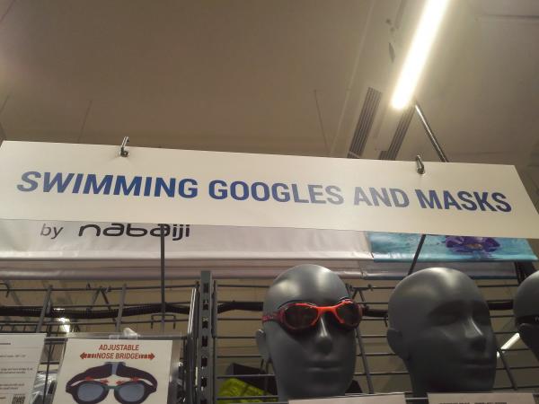 Swimming googles